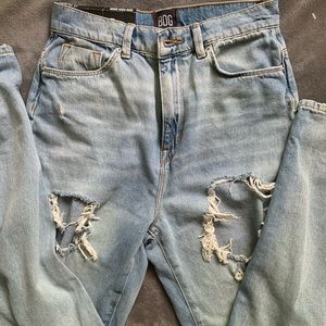 NWOT BDG Ripped Mom High Rise Jeans